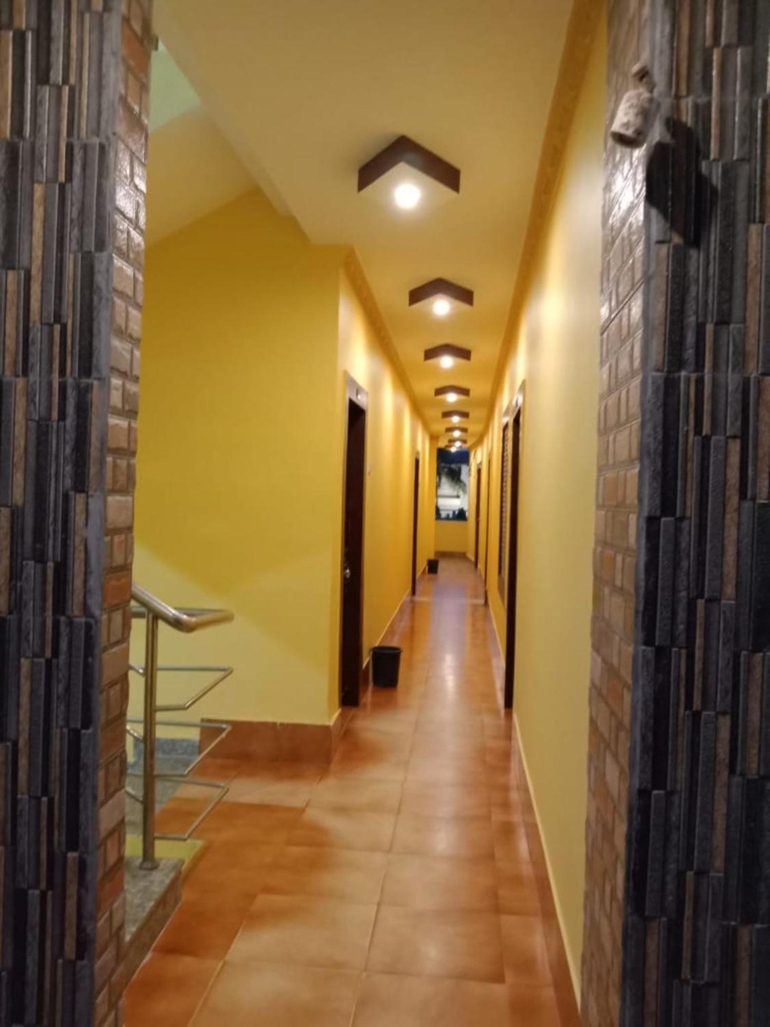 Goroomgo Sahoo Palace Puri - Prime Location Near Sea Beach - Excellent Service With Parking Facilities 外观 照片