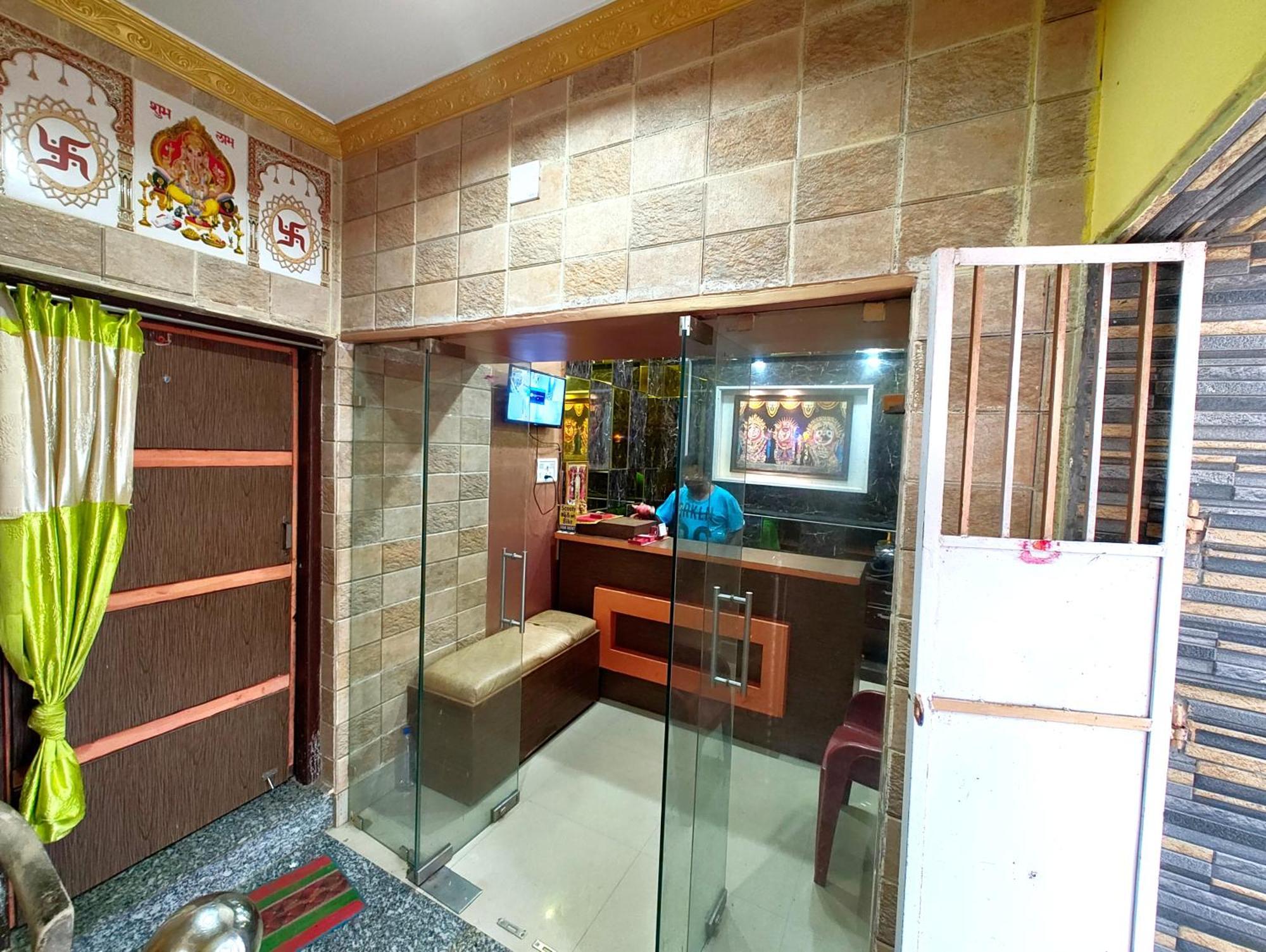 Goroomgo Sahoo Palace Puri - Prime Location Near Sea Beach - Excellent Service With Parking Facilities 外观 照片